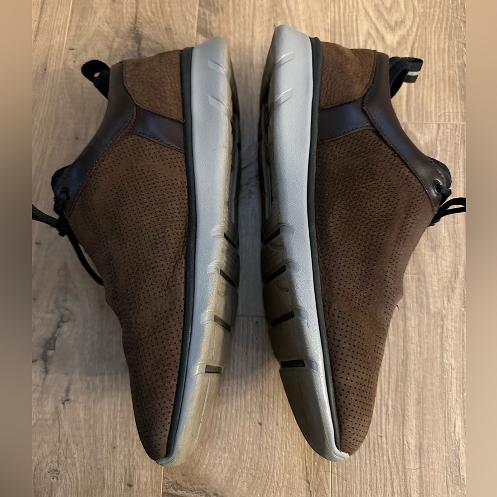 Men’s Johnston and Murphy suede sneakers - Picture 2 of 6
